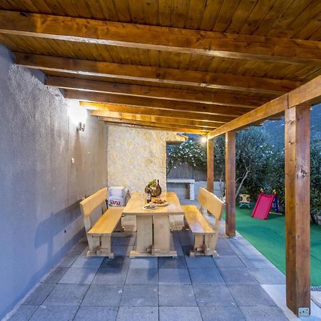Holiday Home Dijamant Kučiće Екстериор снимка