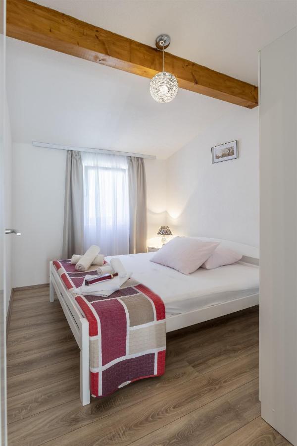 Holiday Home Dijamant Kučiće Екстериор снимка
