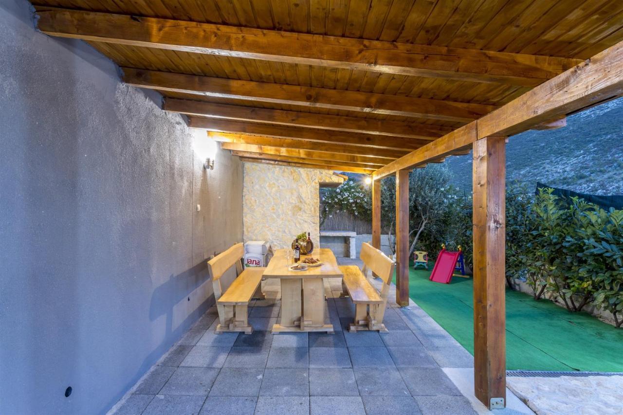 Holiday Home Dijamant Kučiće Екстериор снимка