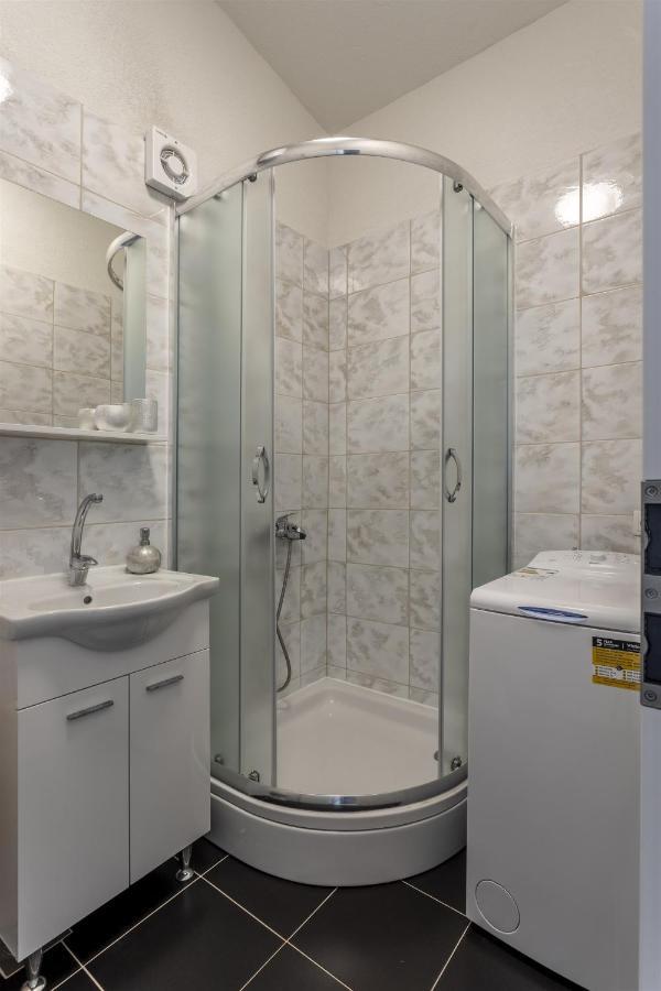 Holiday Home Dijamant Kučiće Екстериор снимка