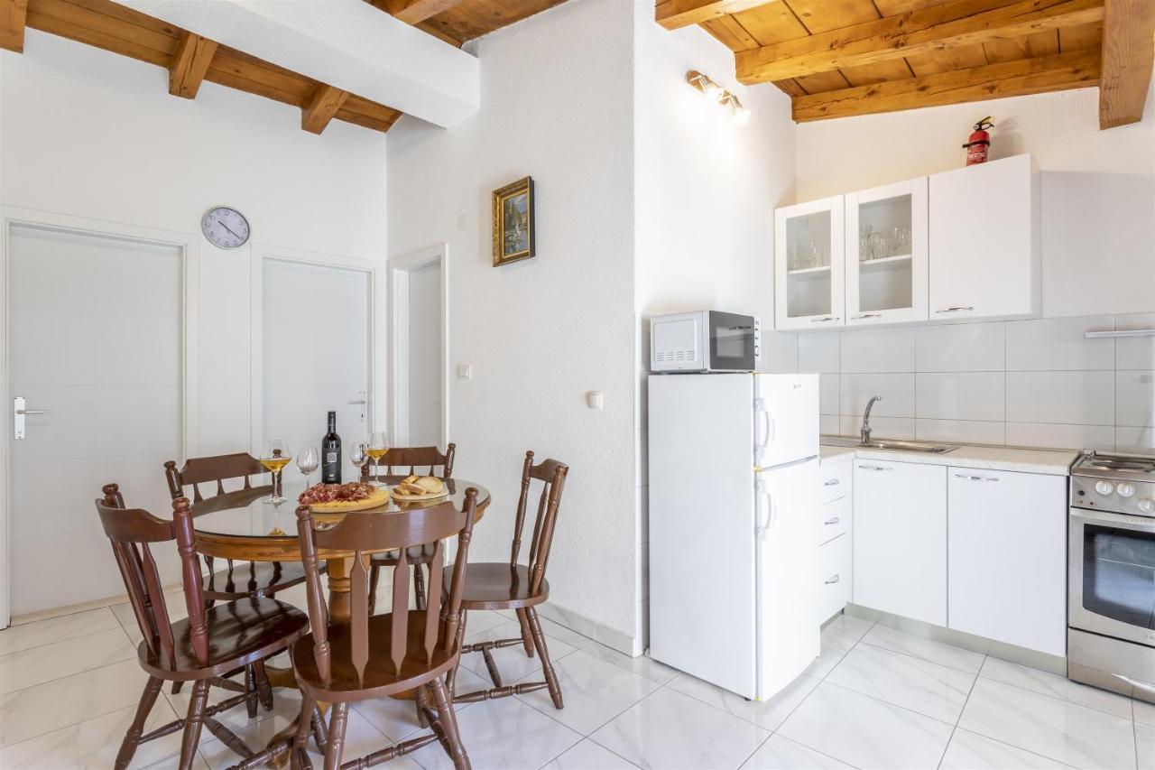 Holiday Home Dijamant Kučiće Екстериор снимка