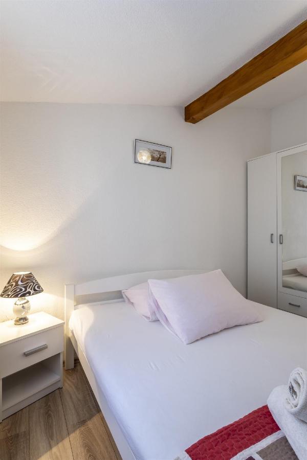 Holiday Home Dijamant Kučiće Екстериор снимка